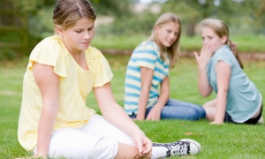 15 Clues Your Child Is Getting Bullied &amp; What to Do About it
